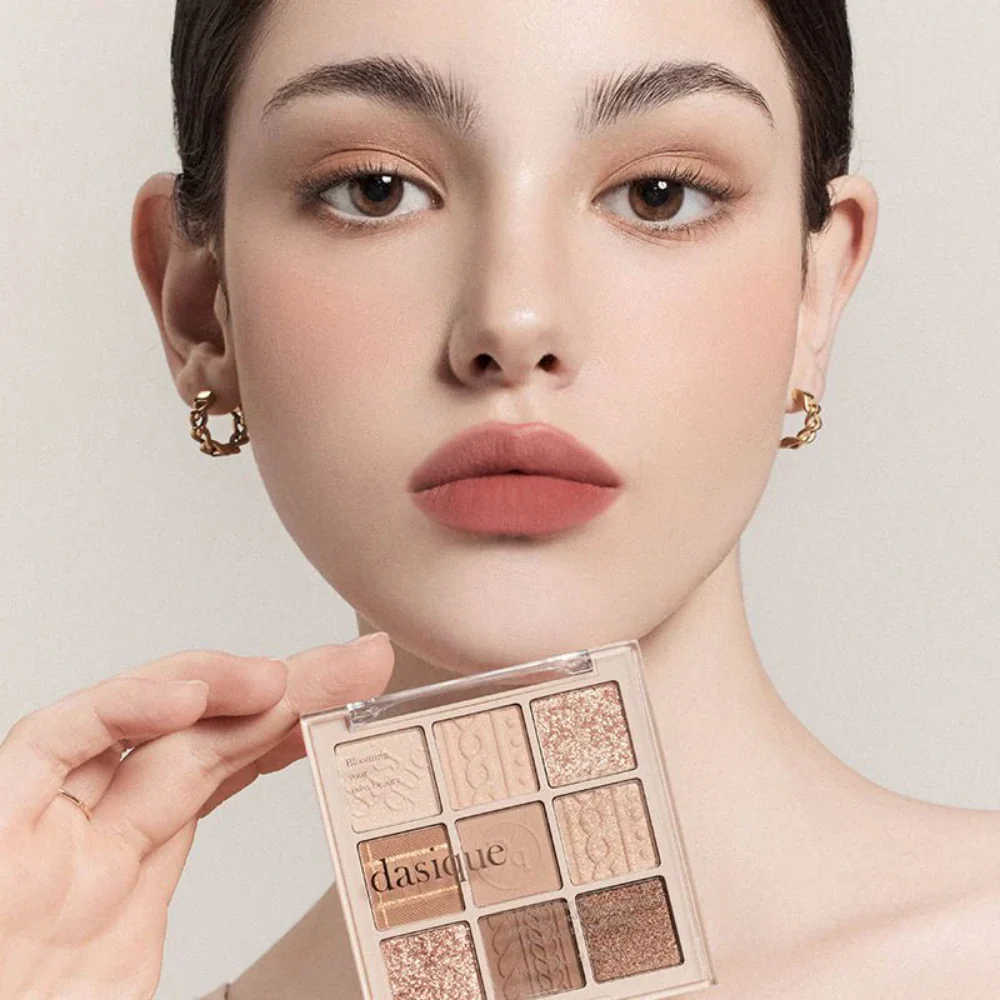 Dasique 9 Colour Eyeshadow Palette #15 Beige Knit - Image 6