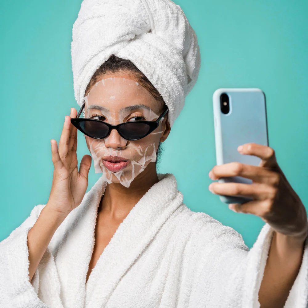 Fleeky Hyaloron Sheet Mask & Dermaroller - Image 2